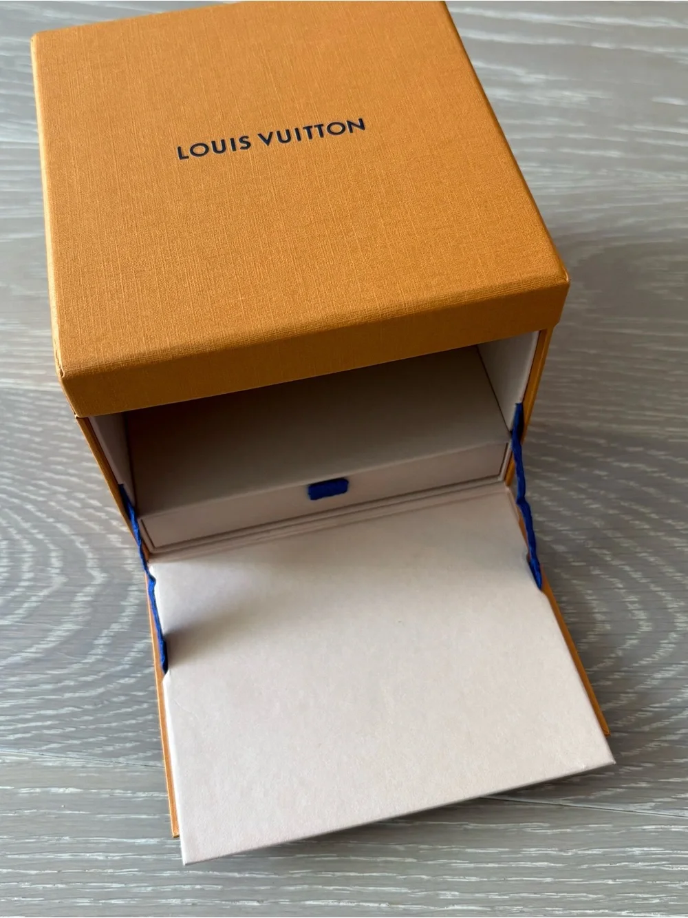 Louis Vuitton Necklace Accessory Jewelry Box — Navy Blue Leather with snap